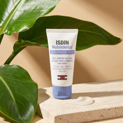 ISDIN Nutradeica Facial Gel Cream studio photo