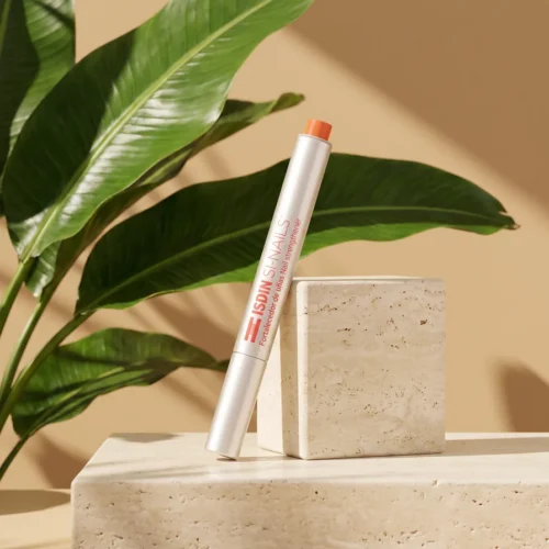 ISDIN Si-Nails Nail Strengthener studio photo